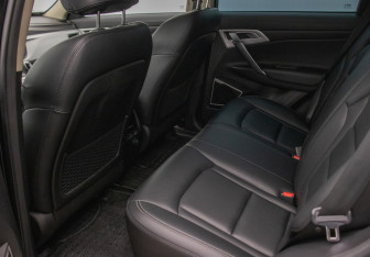 Подержанный автомобиль Geely Atlas 2018 года (11 фото)