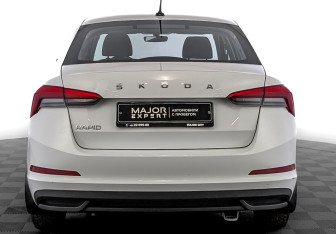 Подержанный автомобиль Skoda Rapid Liftback 2021 года (6 фото)