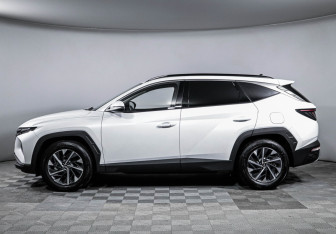 Подержанный автомобиль Hyundai Tucson 2024 года (8 фото)
