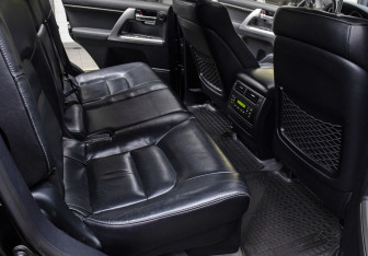 Подержанный автомобиль Toyota Land Cruiser Suv 2013 года (13 фото)