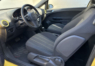 Подержанный автомобиль Opel Corsa 2014 года (9 фото)