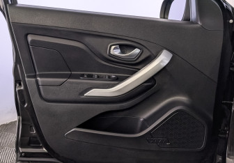 Подержанный автомобиль LADA (ВАЗ) XRAY 2022 года (19 фото)