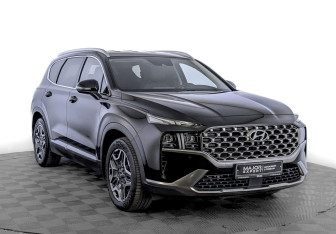 Подержанный автомобиль Hyundai Santa Fe 2022 года (3 фото)