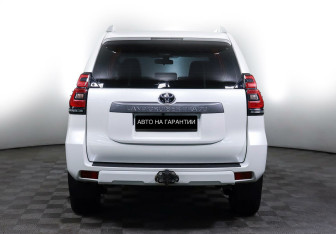 Подержанный автомобиль Toyota Land Cruiser Prado 2021 года (6 фото)