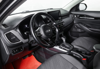 Подержанный автомобиль Kia Seltos 2020 года (15 фото)