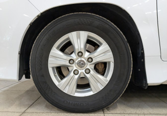 Подержанный автомобиль Lexus LX 2015 года (12 фото)