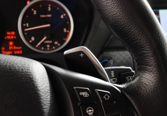 Подержанный автомобиль BMW X6 2013 года (14 фото)