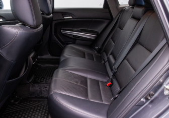 Подержанный автомобиль Honda Crosstour 2014 года (11 фото)