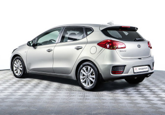 Подержанный автомобиль Kia Ceed Hatchback 2017 года (19 фото)