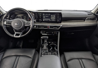 Подержанный автомобиль Kia K5 2021 года (14 фото)