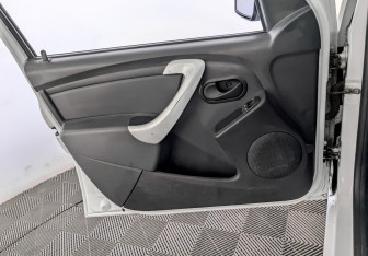 Подержанный автомобиль LADA (ВАЗ) Largus Wagon 2021 года (19 фото)