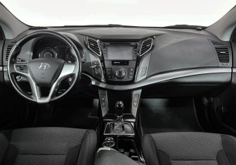 Подержанный автомобиль Hyundai i40 Sedan 2014 года (15 фото)