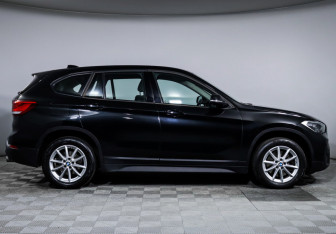 Подержанный автомобиль BMW X1 2020 года (4 фото)
