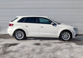 Подержанный автомобиль Audi A3 Hatchback 2014 года (4 фото)