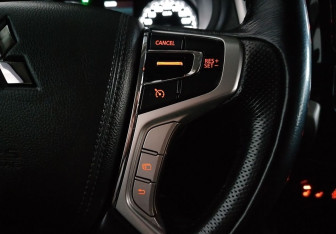 Подержанный автомобиль Mitsubishi Pajero Sport 2018 года (14 фото)