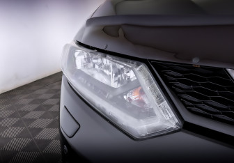 Подержанный автомобиль Nissan X-Trail 2016 года (17 фото)