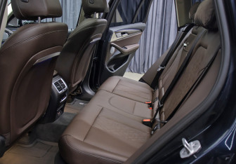 Подержанный автомобиль BMW X3 2024 года (13 фото)