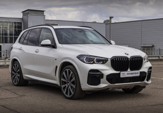 Подержанный автомобиль BMW X5 2021 года (3 фото)