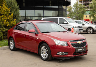 Подержанный автомобиль Chevrolet Cruze Sedan 2011 года (2 фото)