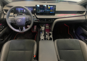 Подержанный автомобиль Toyota Camry Sedan 2024 года (10 фото)