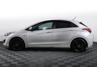 Подержанный автомобиль Hyundai i30 Hatchback 2013 года (8 фото)