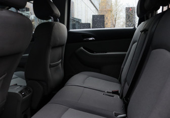 Подержанный автомобиль Chevrolet Orlando 2013 года (8 фото)