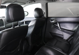 Подержанный автомобиль Geely Emgrand X7 2014 года (8 фото)