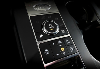 Подержанный автомобиль Land Rover Discovery 2017 года (28 фото)