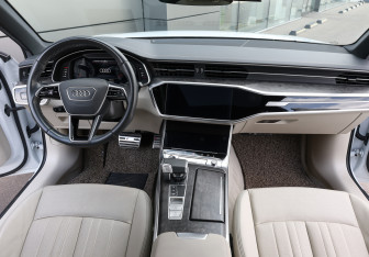 Подержанный автомобиль Audi A6 Sedan 2020 года (11 фото)