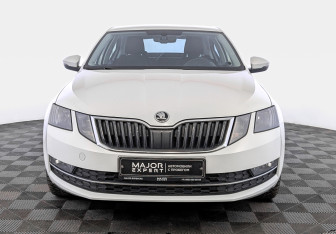 Подержанный автомобиль Skoda Octavia Liftback 2018 года (2 фото)