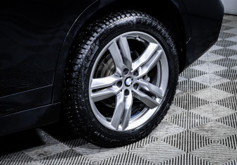 Подержанный автомобиль BMW X1 2020 года (15 фото)