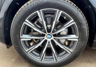 Подержанный автомобиль BMW X6 2023 года (16 фото)