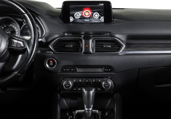 Подержанный автомобиль Mazda CX-5 2017 года (14 фото)