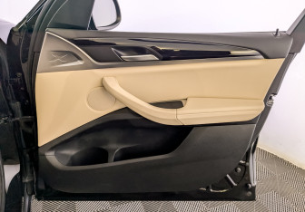 Подержанный автомобиль BMW X3 2021 года (24 фото)