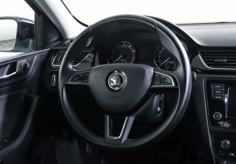 Подержанный автомобиль Skoda Rapid Liftback 2019 года (11 фото)