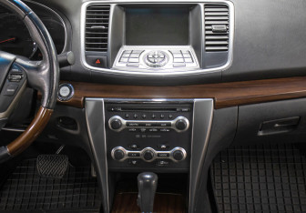 Подержанный автомобиль Nissan Teana 2008 года (15 фото)