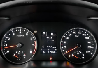 Подержанный автомобиль Kia Rio Hatchback 2019 года (16 фото)