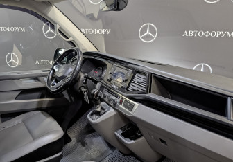 Подержанный автомобиль Volkswagen Caravelle 2020 года (13 фото)