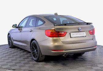 Подержанный автомобиль BMW M3 Sedan 2015 года (7 фото)