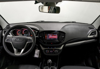 Подержанный автомобиль LADA (ВАЗ) Vesta Sedan 2019 года (22 фото)