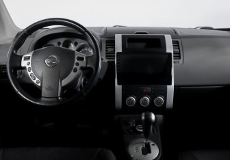 Подержанный автомобиль Nissan X-Trail 2008 года (12 фото)