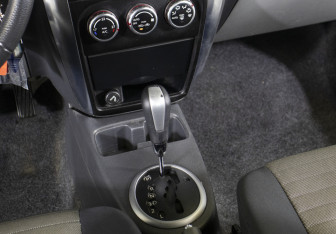 Подержанный автомобиль Suzuki SX4 Hatchback 2009 года (15 фото)