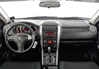 Подержанный автомобиль Suzuki Grand Vitara 2014 года (14 фото)