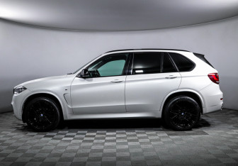 Подержанный автомобиль BMW X5 2017 года (8 фото)