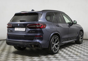 Подержанный автомобиль BMW X5 2021 года (5 фото)
