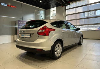Подержанный автомобиль Ford Focus Hatchback 2014 года (4 фото)