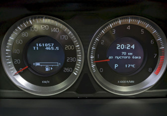 Подержанный автомобиль Volvo S60 2012 года (26 фото)