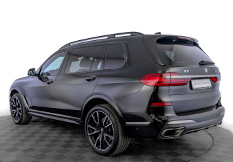 Подержанный автомобиль BMW X7 2020 года (7 фото)