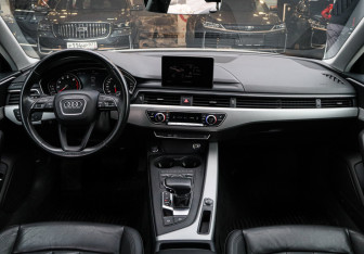 Подержанный автомобиль Audi A4 Sedan 2019 года (10 фото)