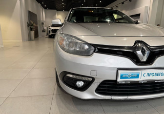 Подержанный автомобиль Renault Fluence 2014 года (8 фото)
